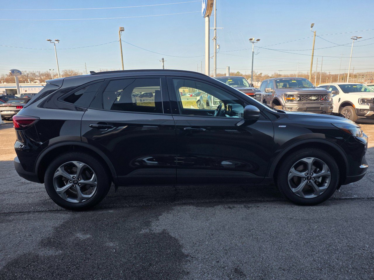 Used 2025 Ford Escape ST-Line w/ Equipment Group 301A image 7