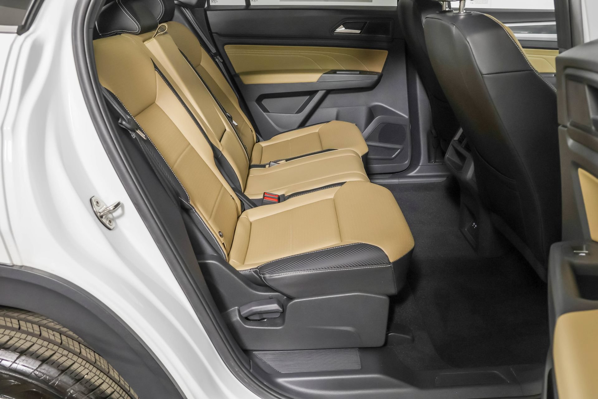 Used 2023 Volkswagen Atlas Cross Sport SE w/ Panoramic Sunroof Package AWD/4WD image 41