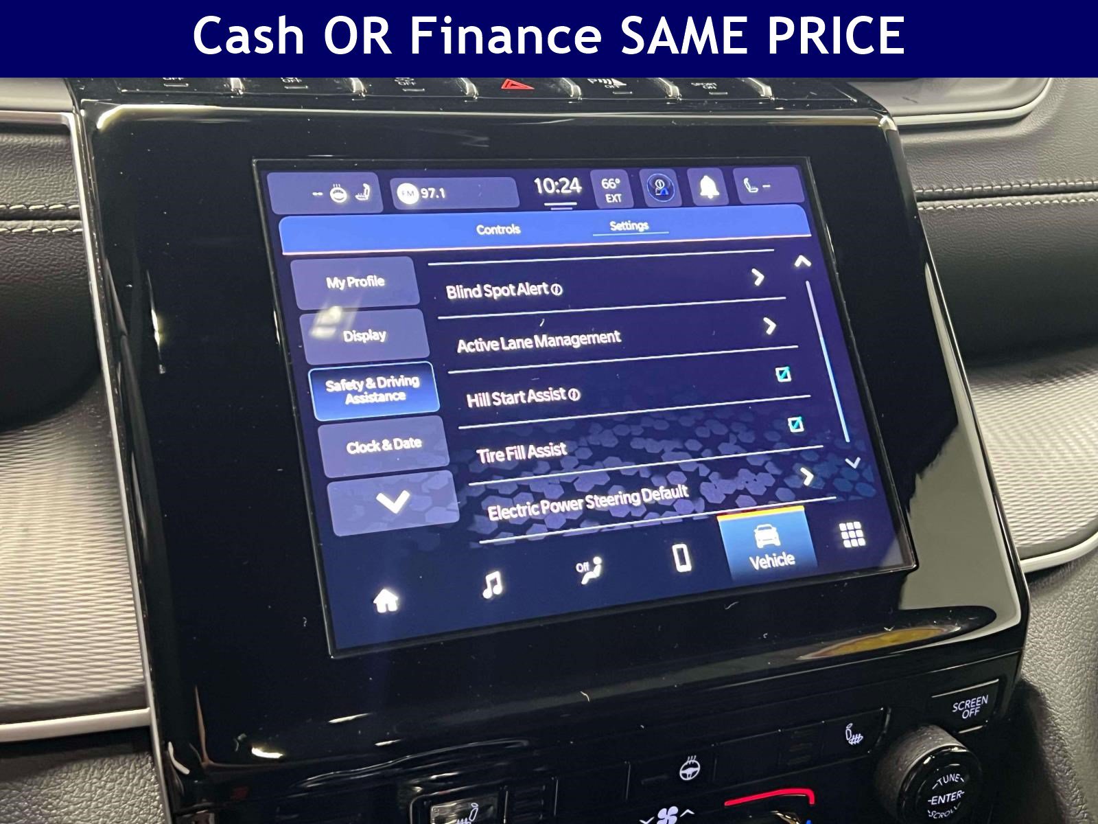 Used 2025 Jeep Grand Cherokee Laredo X w/ Luxury Tech Group I AWD/4WD image 28