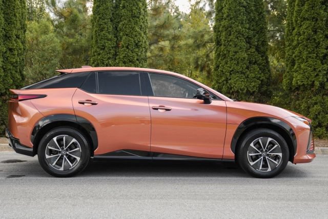 Used 2024 Lexus RZ 450e Premium w/ Technology Package AWD/4WD image 8