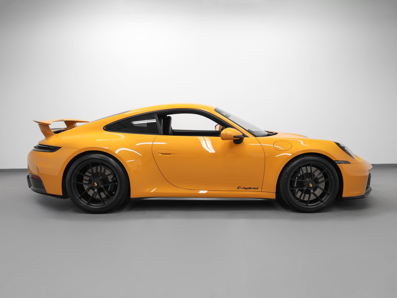 Certified 2025 Porsche 911 Carrera GTS image 13