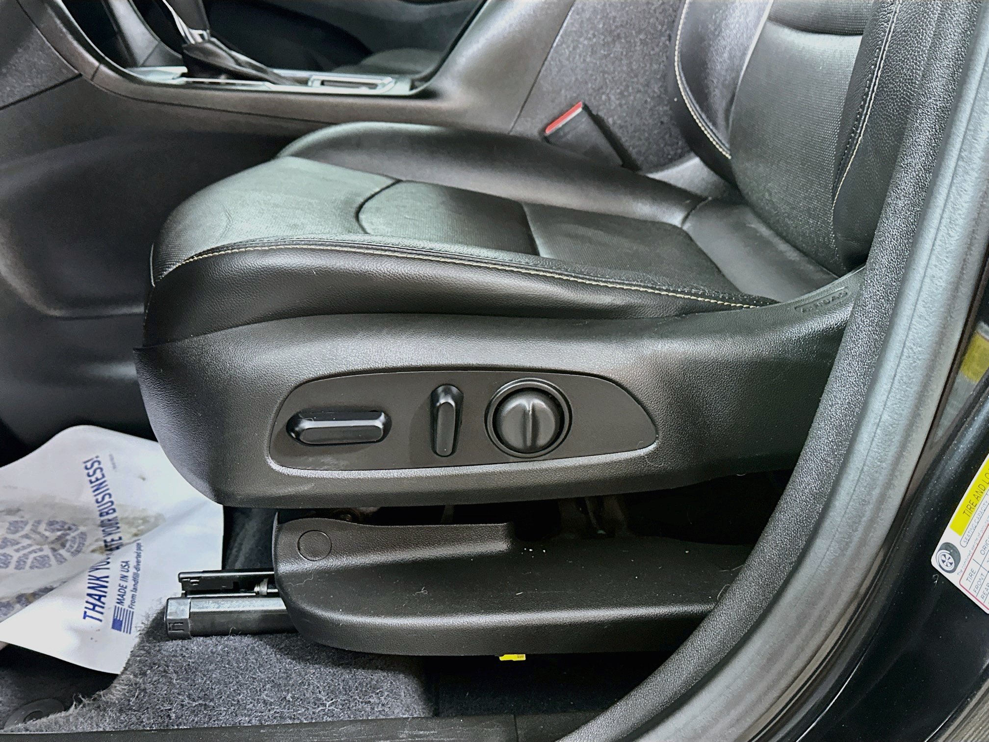 Used 2021 Chevrolet Equinox Premier FWD image 18