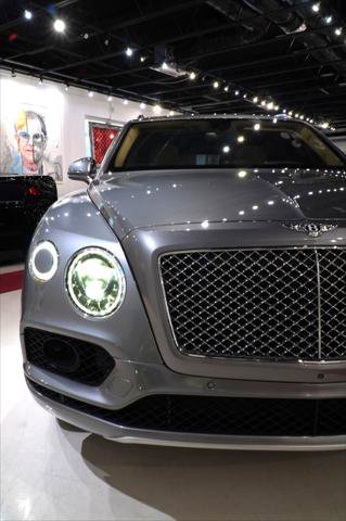 Used 2017 Bentley Bentayga image 9