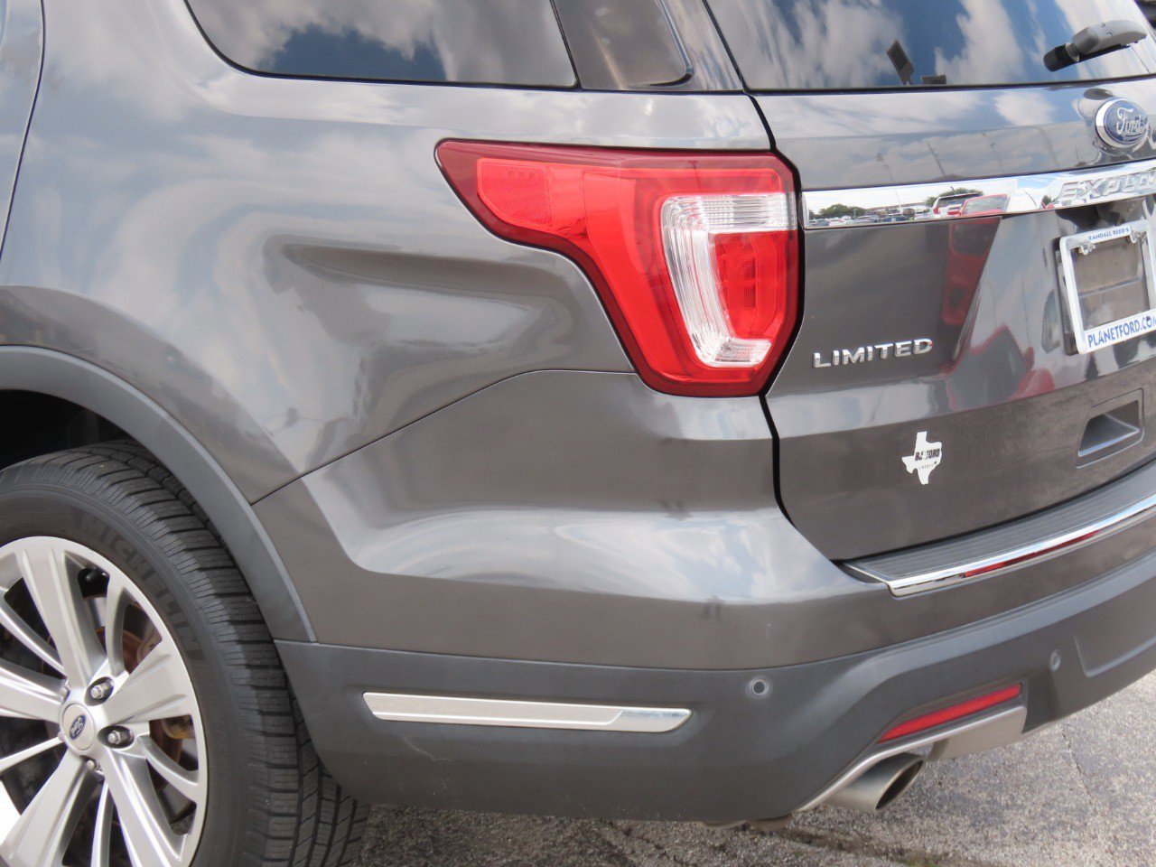Used 2018 Ford Explorer Limited FWD image 16