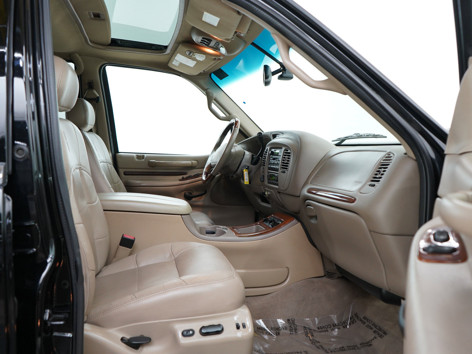 Used 2002 Lincoln Navigator 4WD image 11