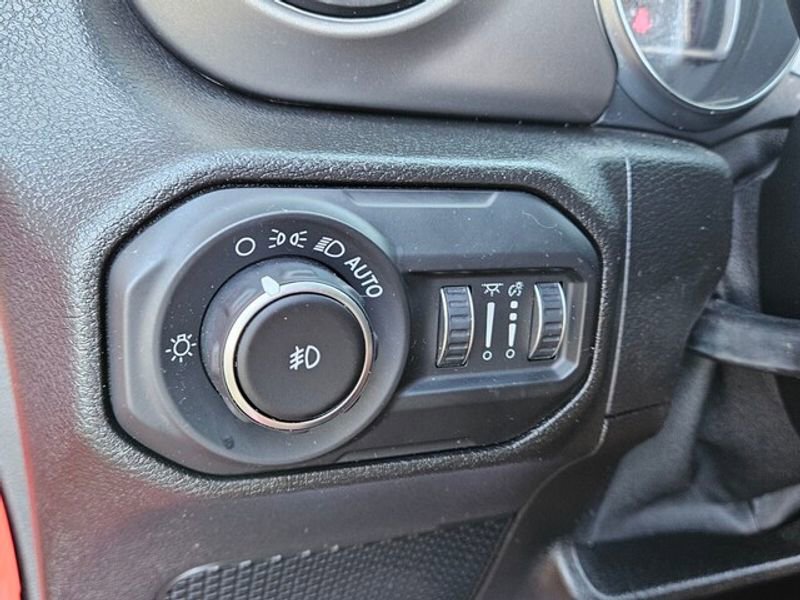 Used 2019 Jeep Wrangler Unlimited Sport S image 28