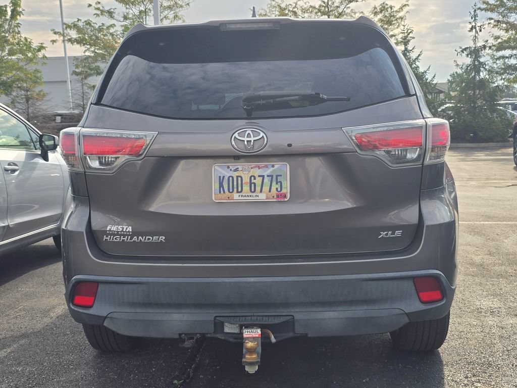Used 2014 Toyota Highlander XLE FWD image 6