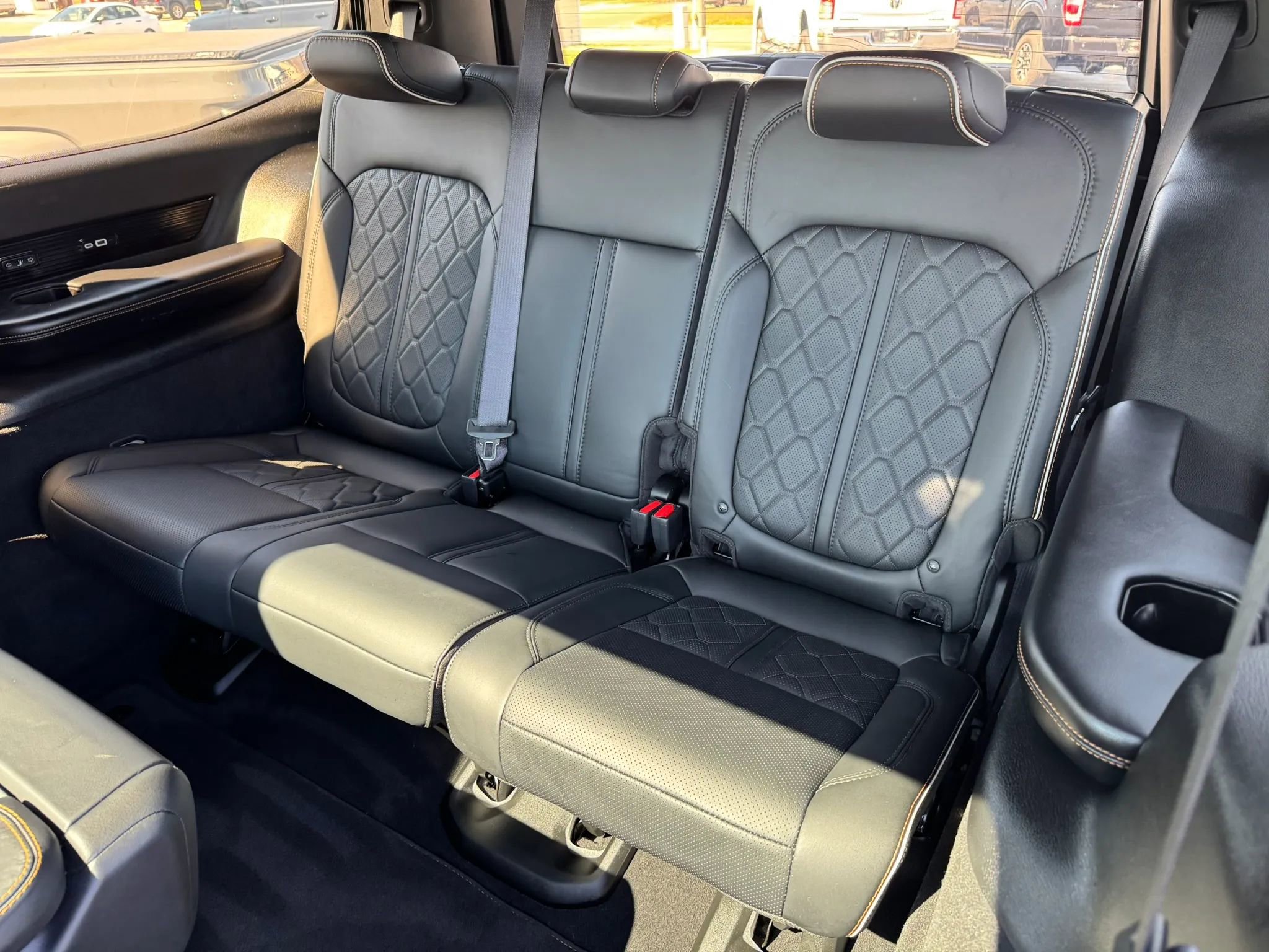 Used 2023 Jeep Grand Wagoneer Series III image 7