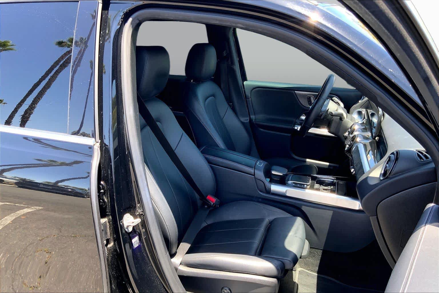 Used 2021 Mercedes-Benz GLB 250 4MATIC image 8