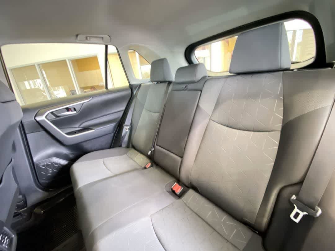 Used 2021 Toyota RAV4 XLE w/ Convenience Package AWD/4WD image 25