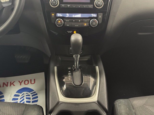 Used 2016 Nissan Rogue SV w/ SV Family Package AWD/4WD image 24