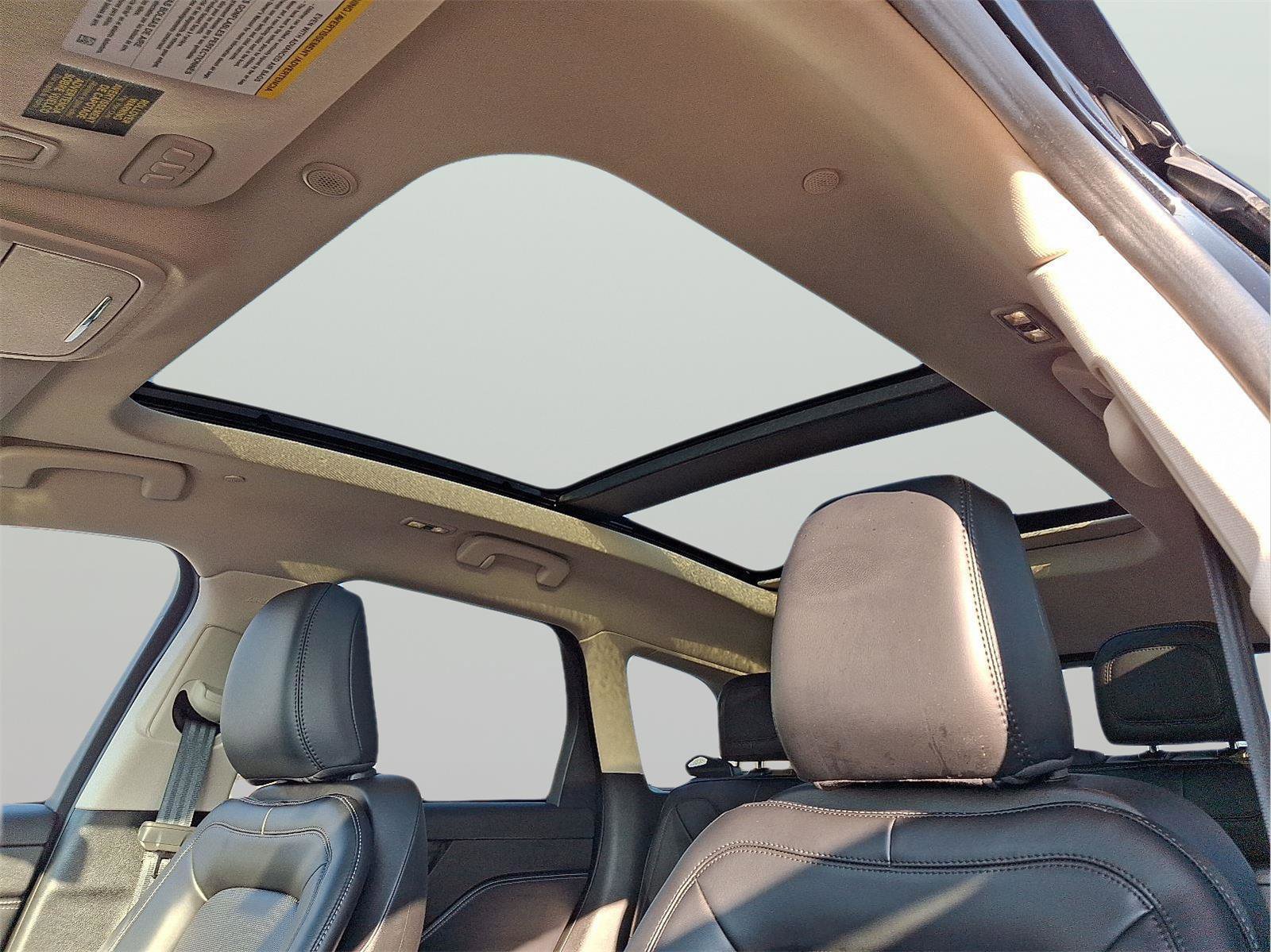 Used 2024 Lincoln Corsair AWD w/ Equipment Group 101A image 14