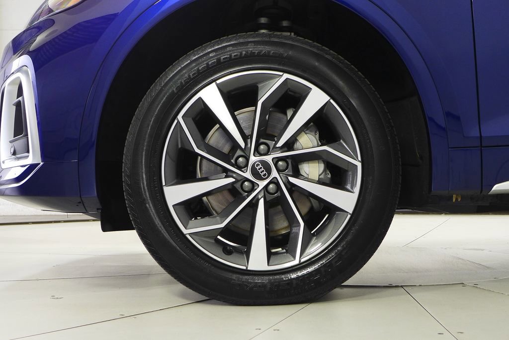 Used 2023 Audi Q5 2.0T Premium w/ Convenience Package image 5