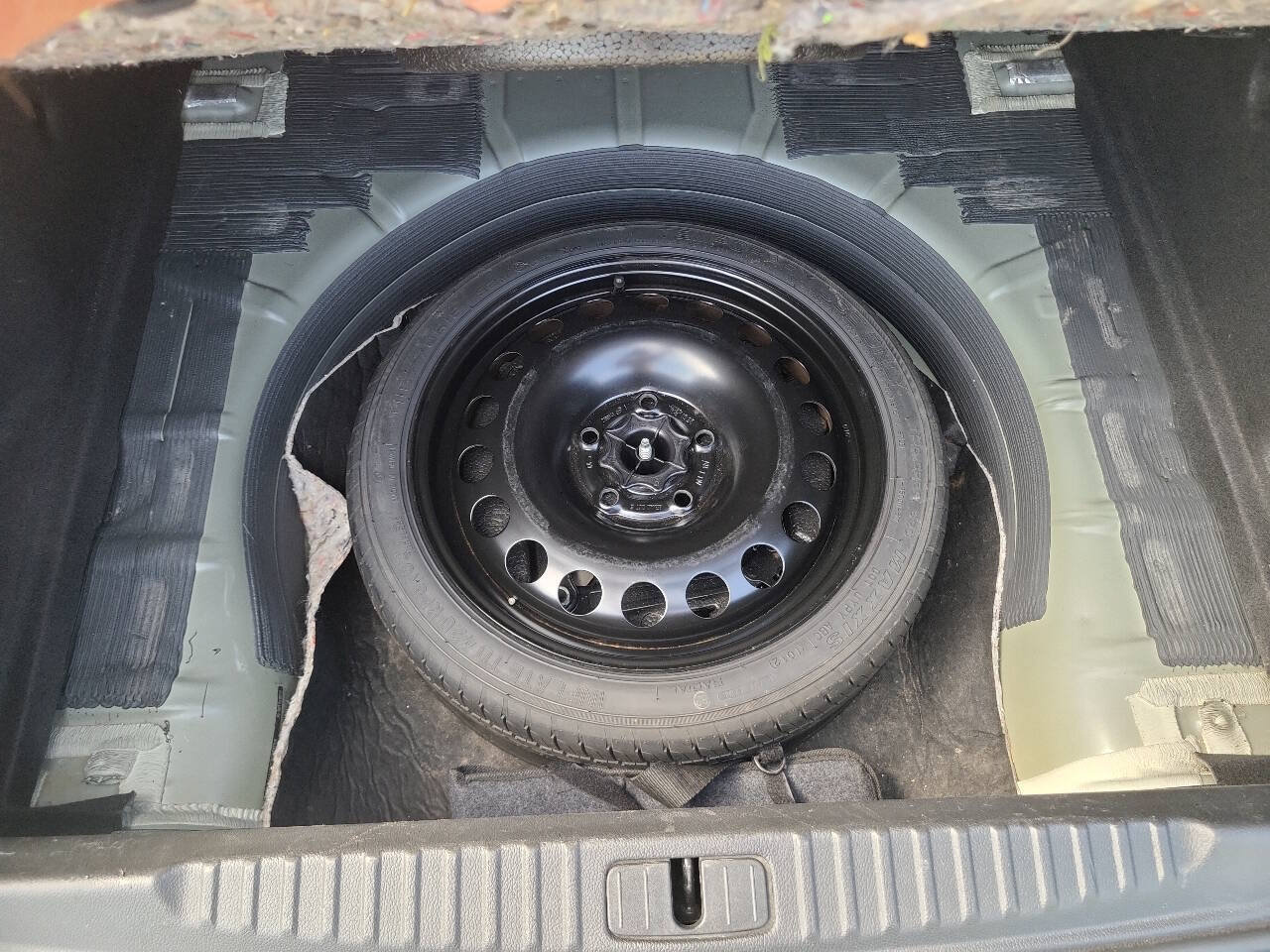 Used 2012 Buick Verano FWD image 24