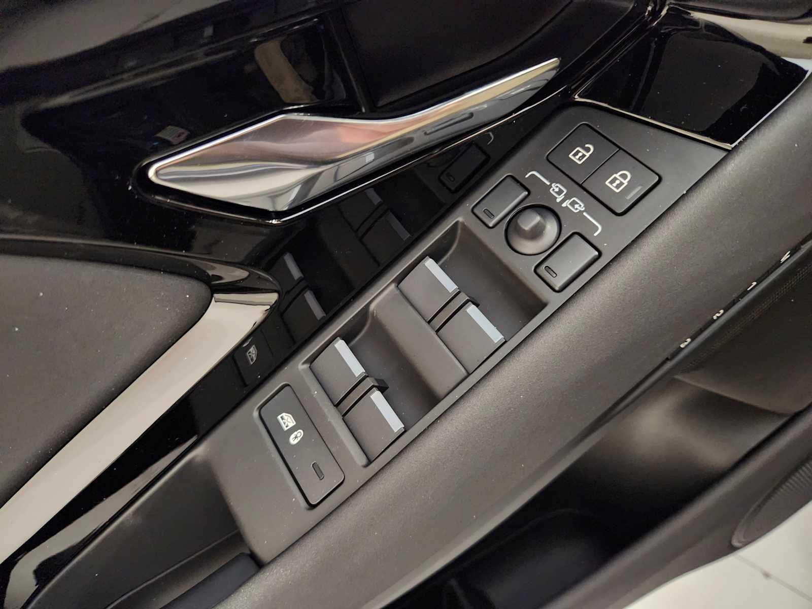 New 2026 Land Rover Range Rover Evoque S AWD/4WD image 21