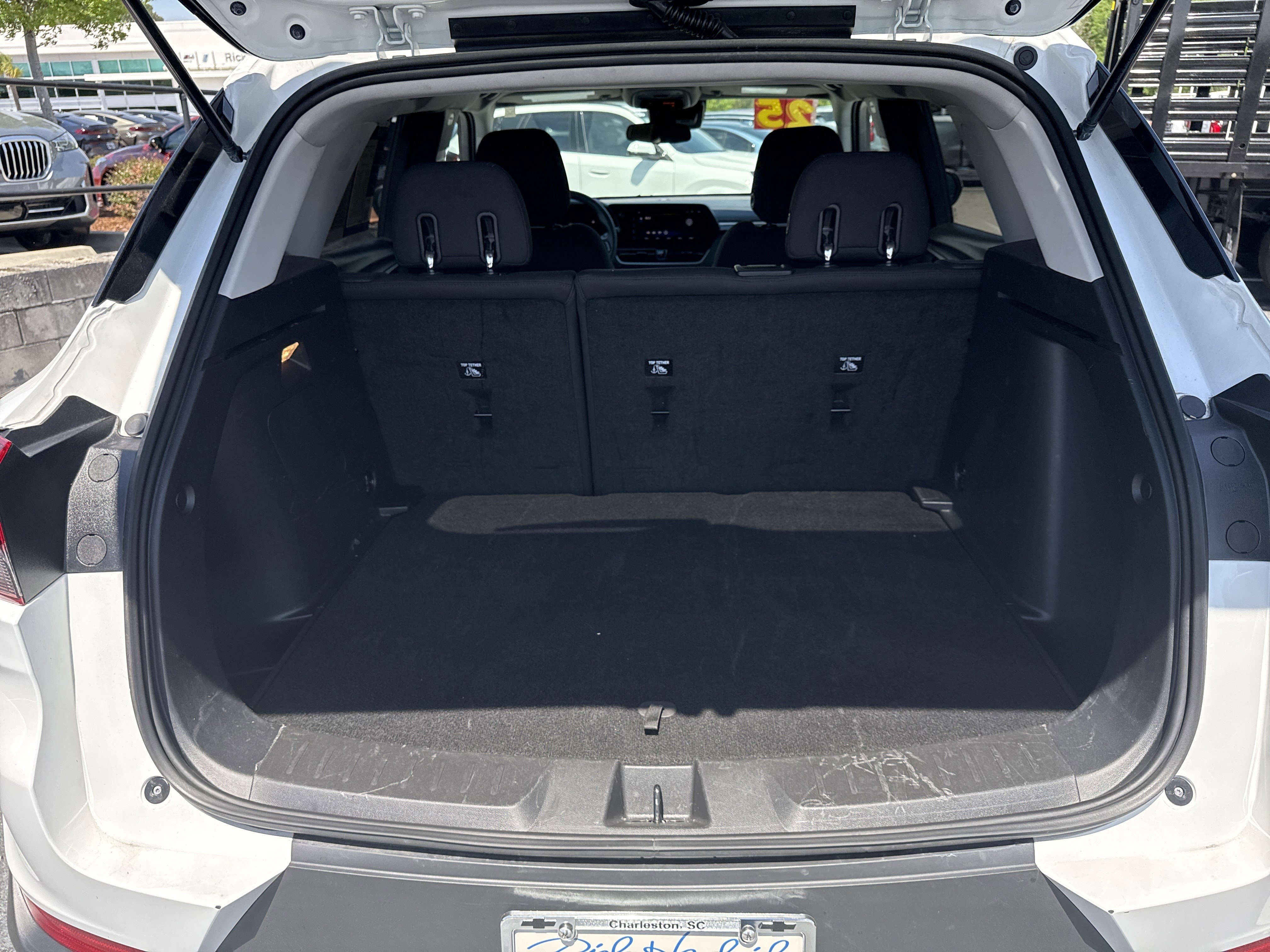 Used 2025 Chevrolet TrailBlazer LT AWD/4WD image 30