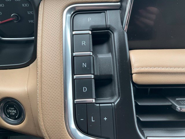 Used 2021 Chevrolet Tahoe Premier w/ Premium Package AWD/4WD image 15