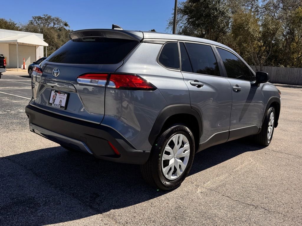 Used 2024 Toyota Corolla Cross L image 9