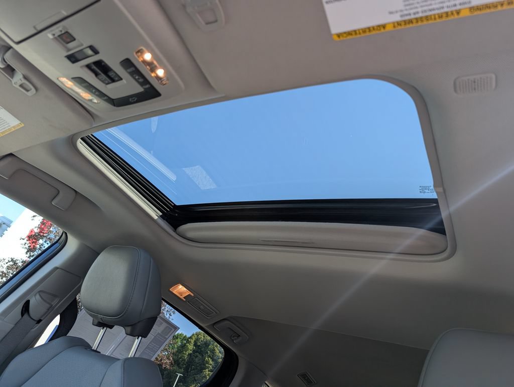 Used 2024 Toyota Sienna XLE w/ XLE Plus Package AWD/4WD image 19