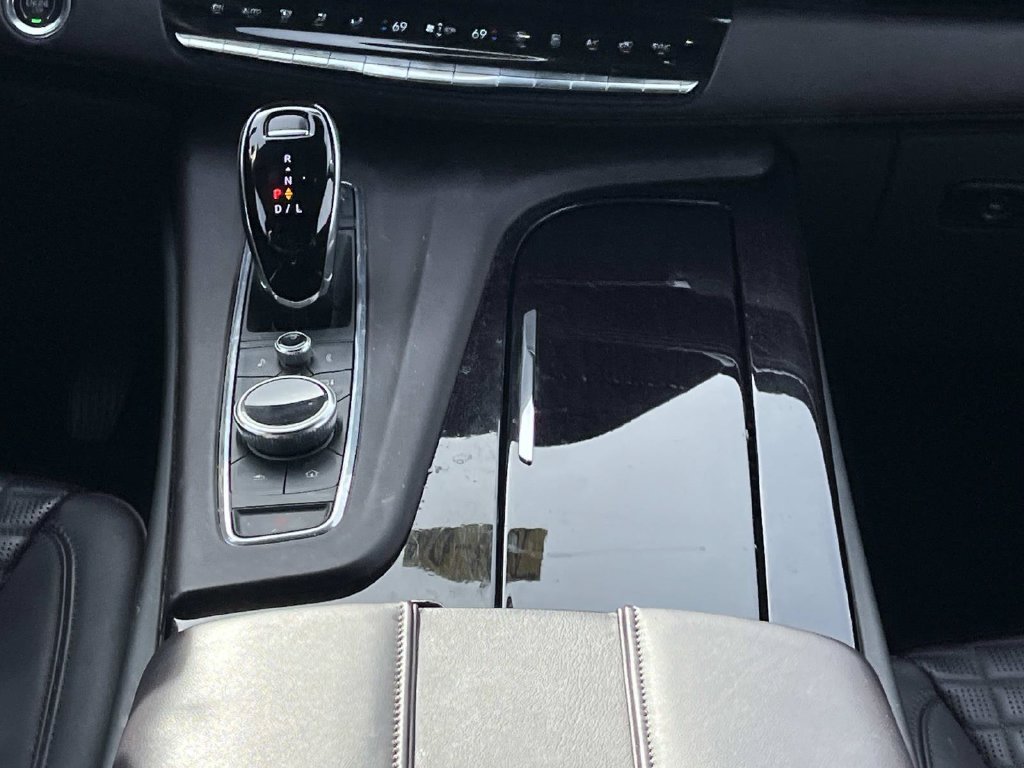 Used 2021 Cadillac Escalade ESV Sport Platinum AWD/4WD image 17