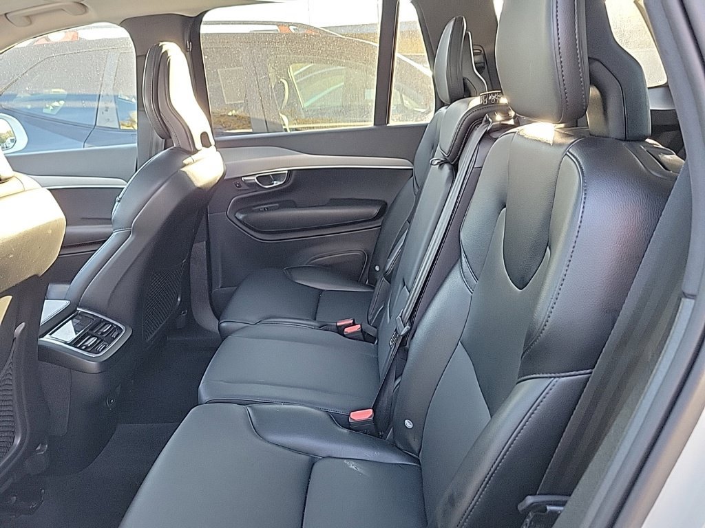 Used 2022 Volvo XC90 T5 Momentum AWD/4WD image 13
