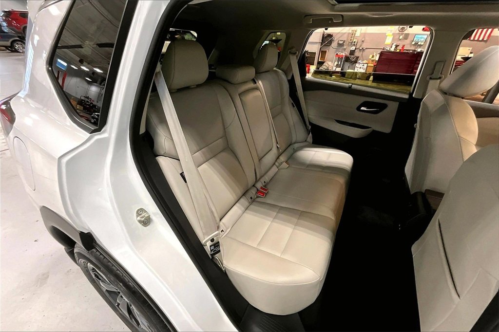 Certified 2024 Nissan Rogue SV w/ SV Premium Package image 19