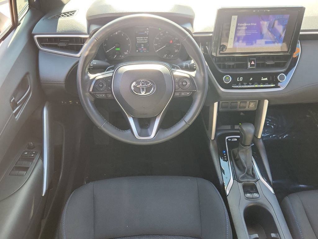 Used 2024 Toyota Corolla Cross SE image 15