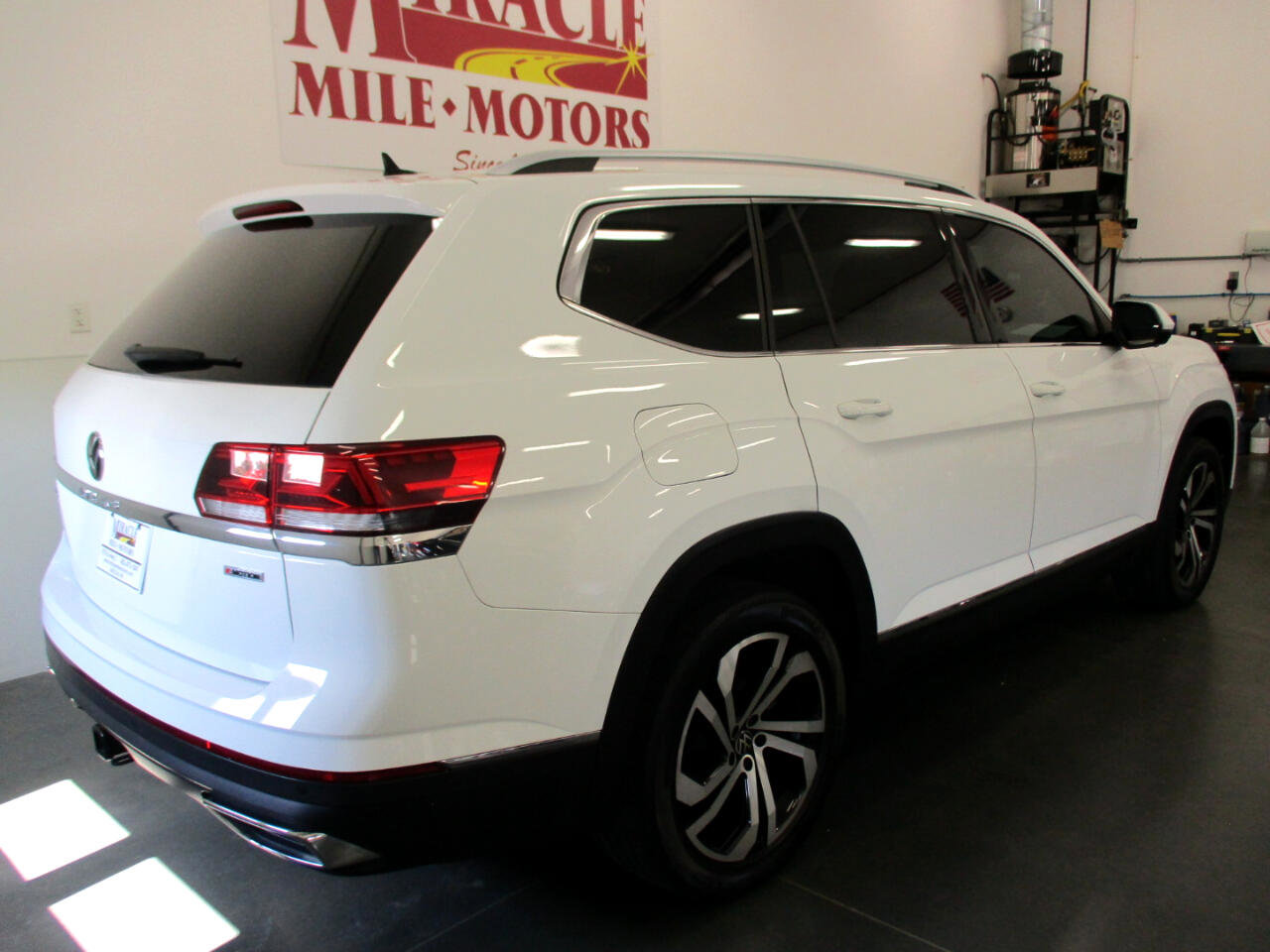 Used 2021 Volkswagen Atlas SEL Premium image 7