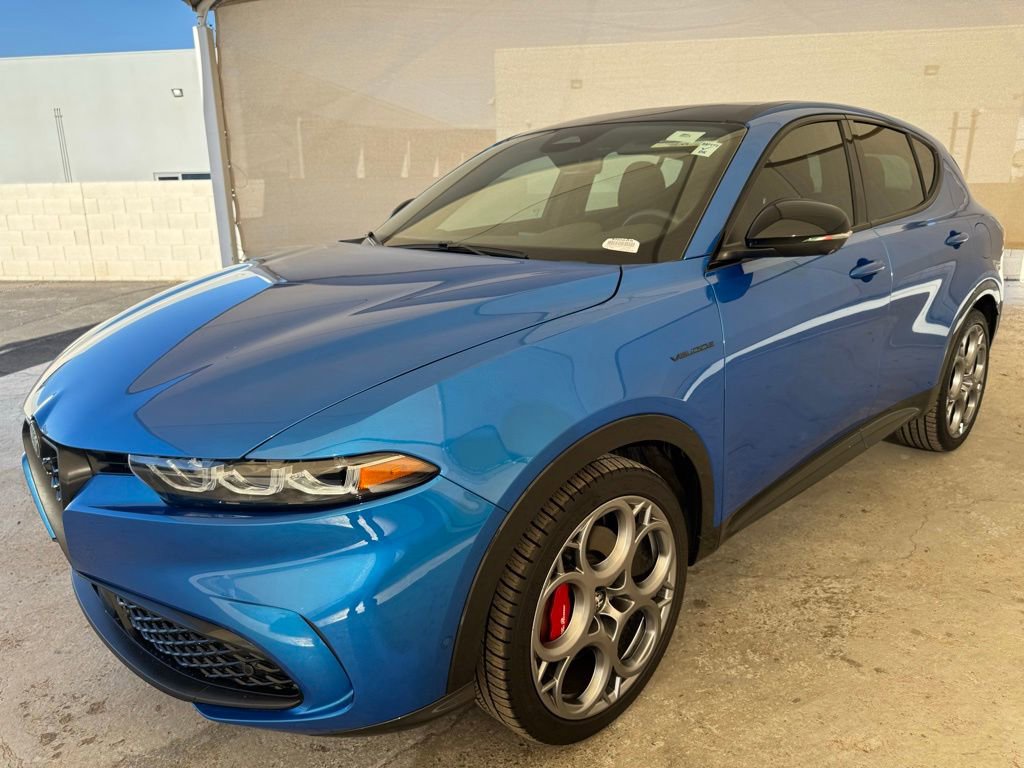 New 2024 Alfa Romeo Tonale Veloce image 8