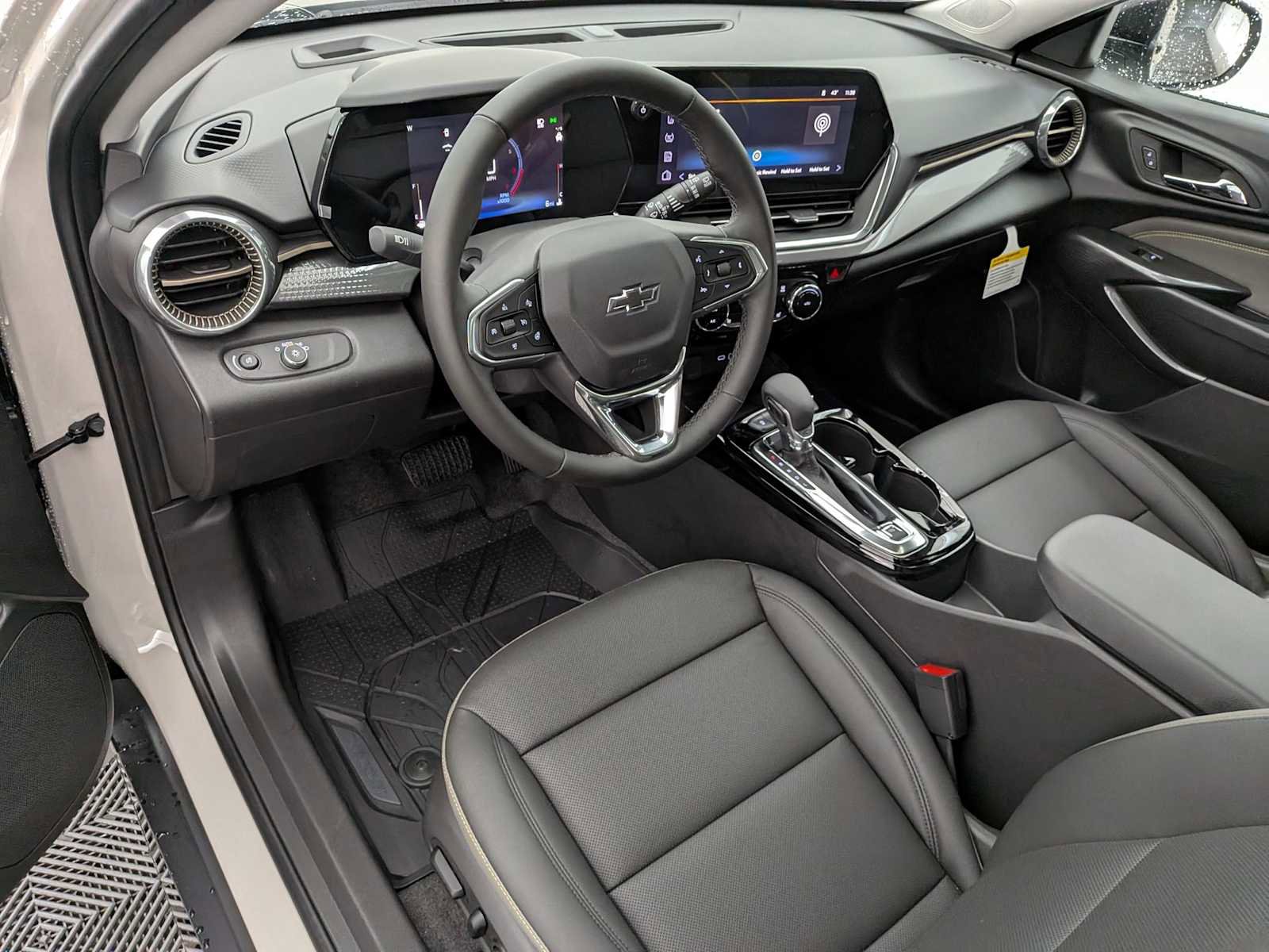 New 2026 Chevrolet Trax ACTIV image 2