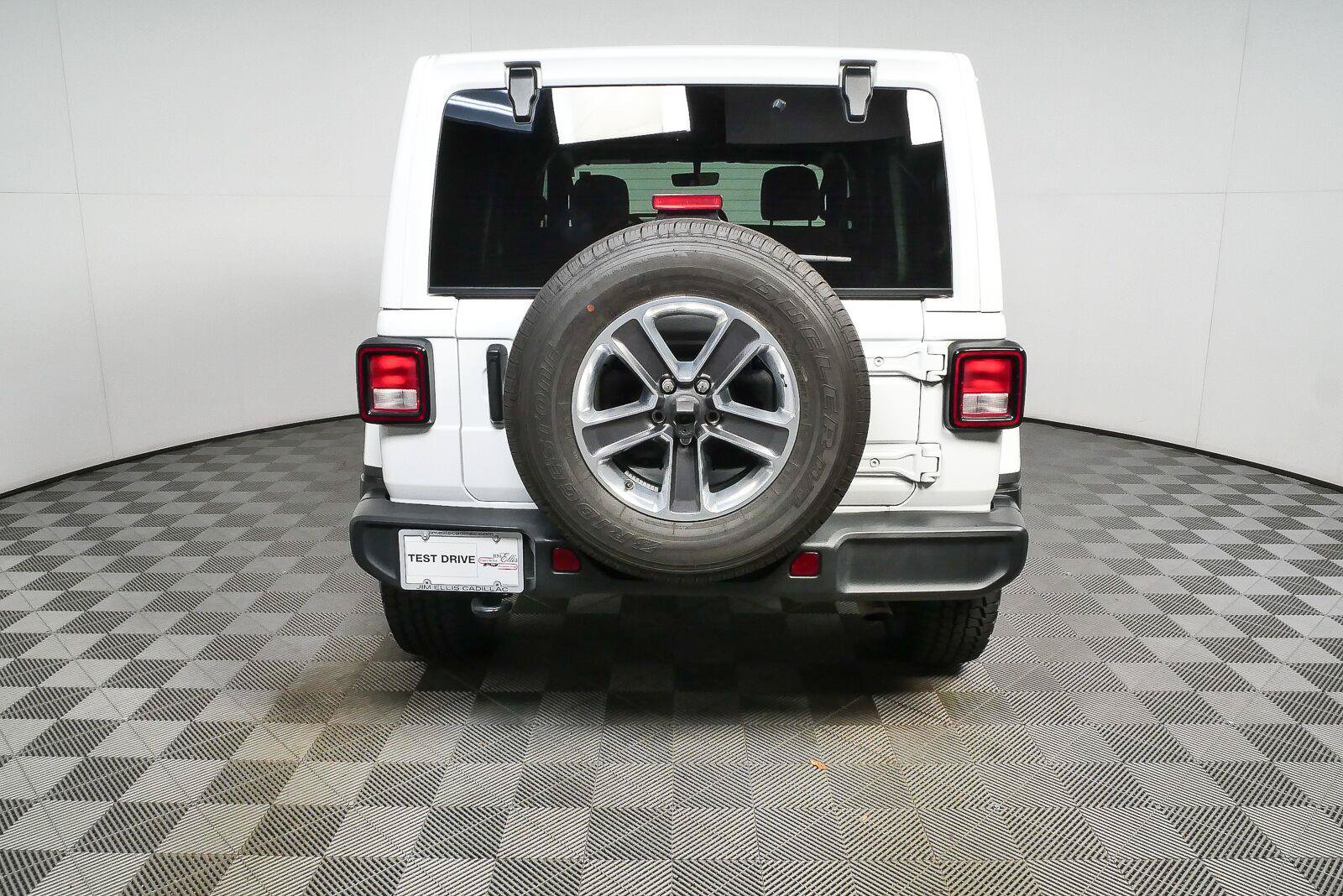 Used 2021 Jeep Wrangler Unlimited Sahara AWD/4WD image 25