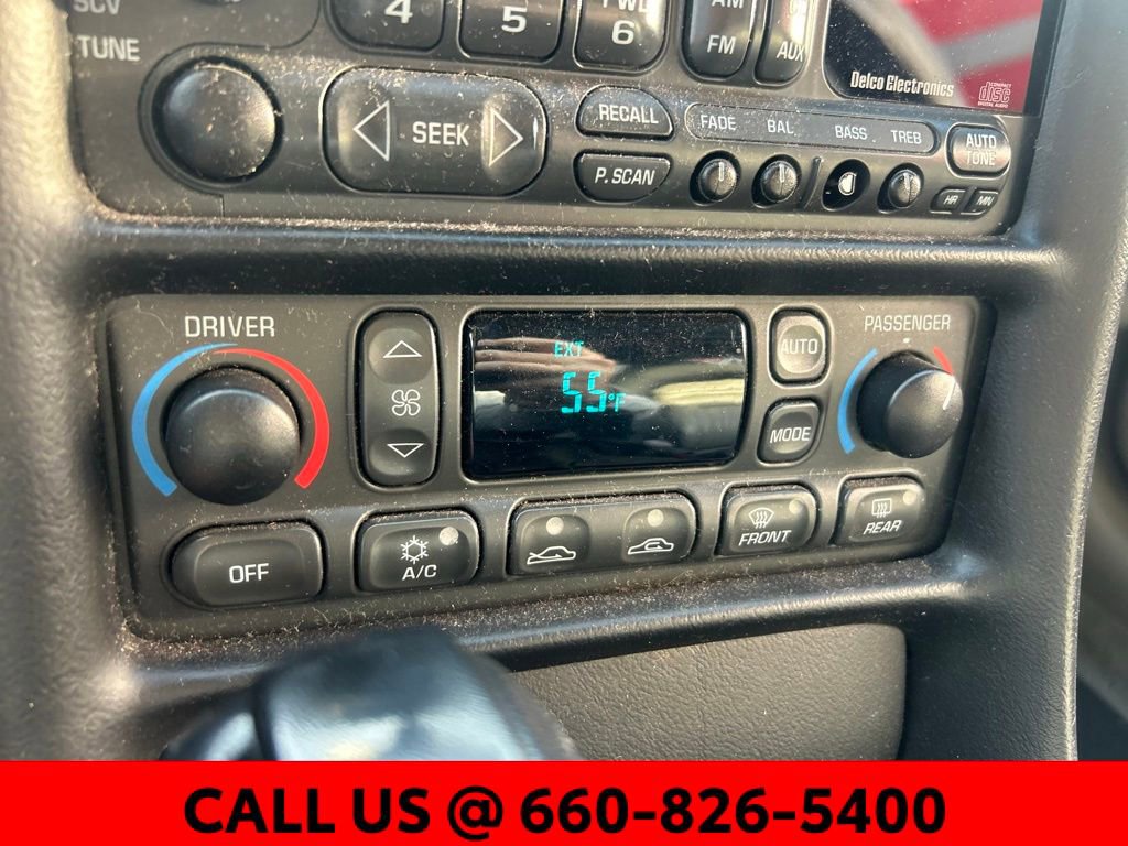 Used 2000 Chevrolet Corvette Coupe w/ Memory Pkg image 18