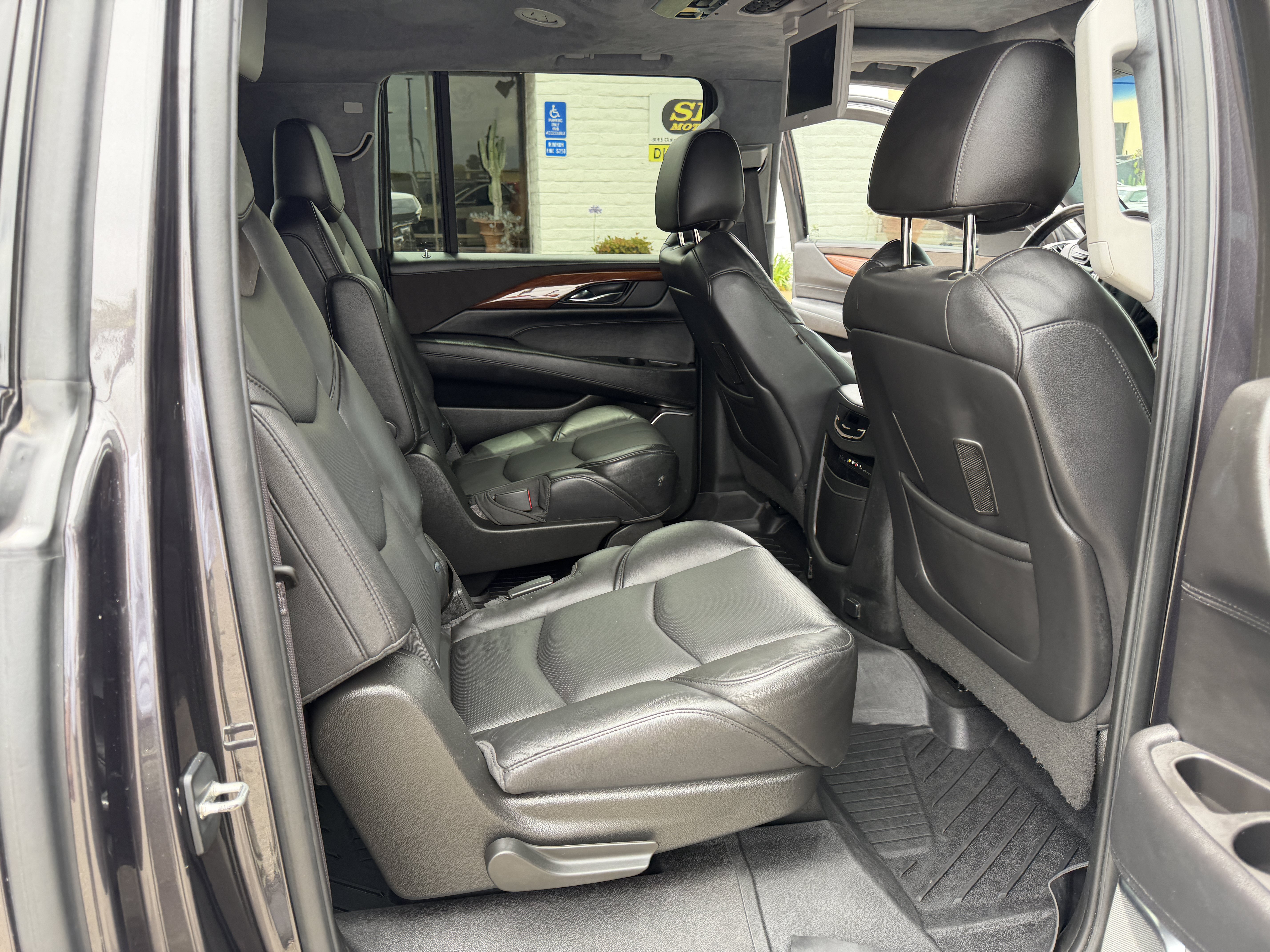 Used 2016 Cadillac Escalade ESV Premium AWD/4WD image 15