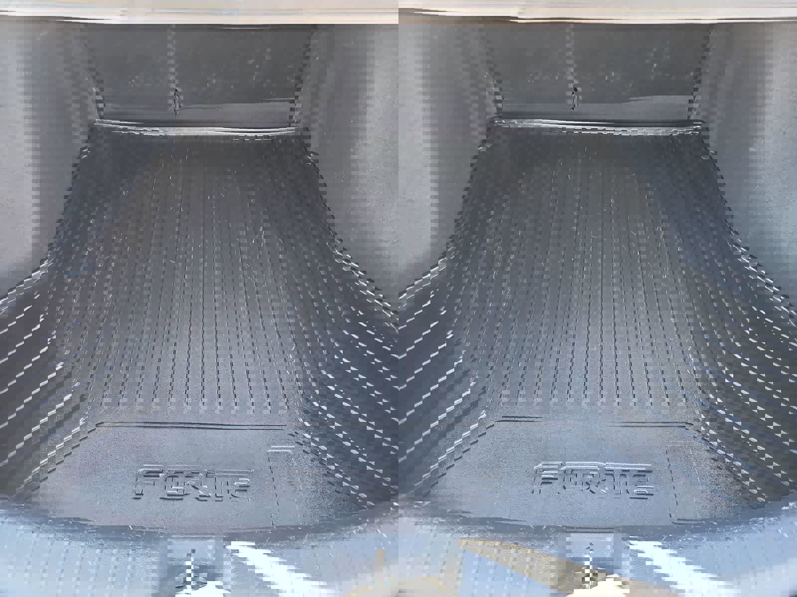 Used 2023 Kia Forte LXS image 33