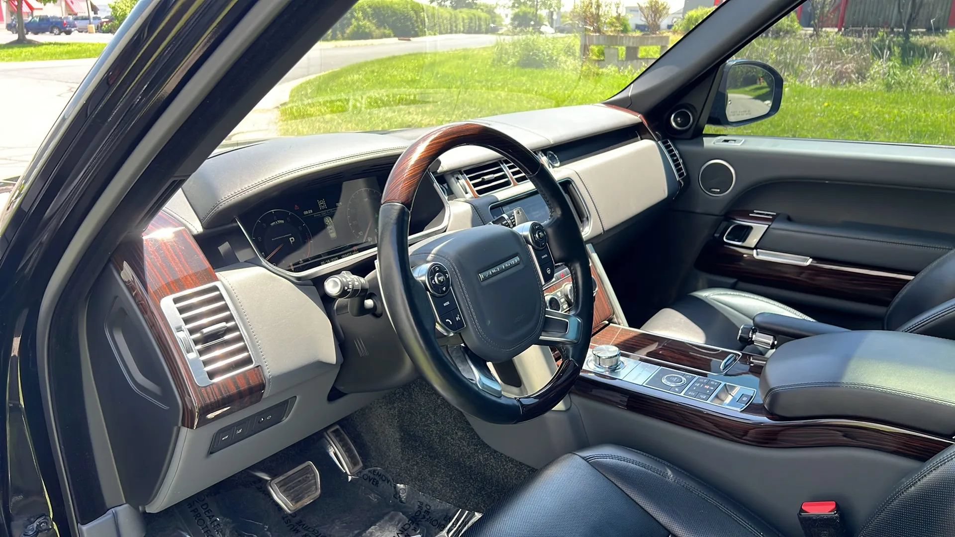 Used 2016 Land Rover Range Rover LWB SV Autobiography AWD/4WD image 34