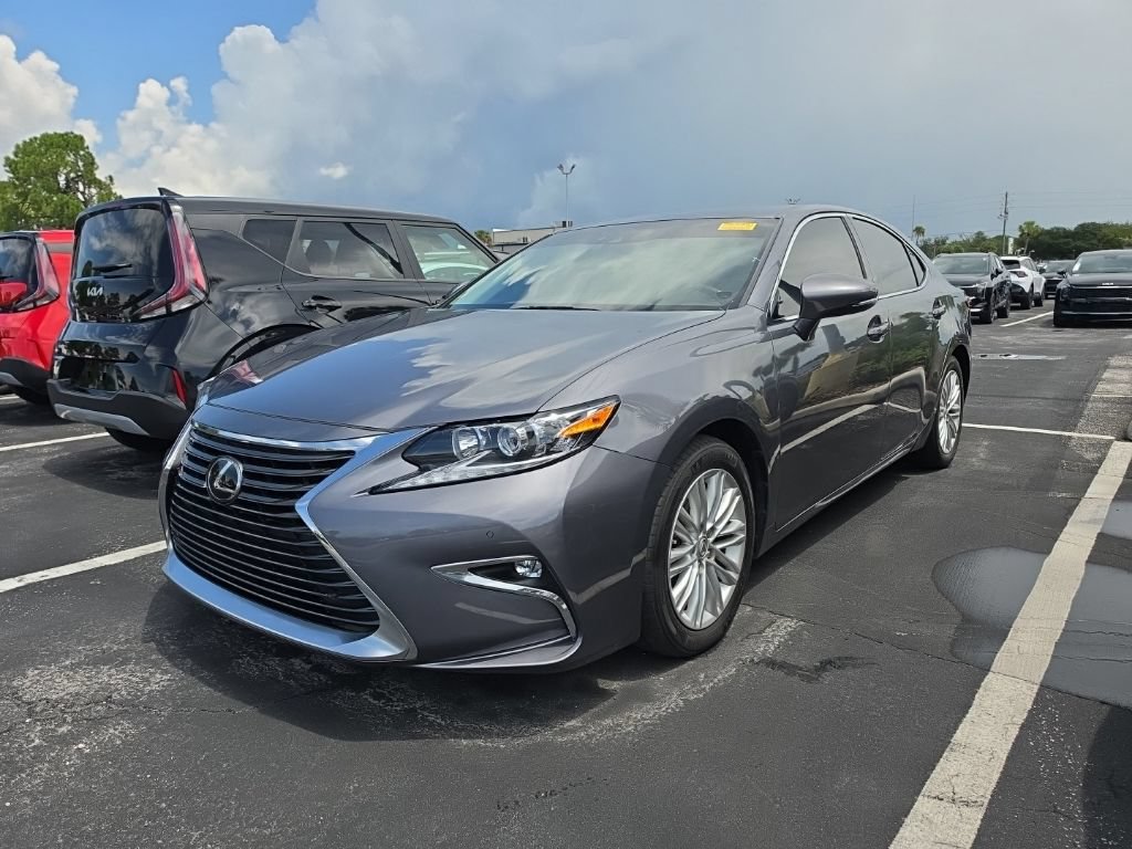 Used 2016 Lexus ES 350 w/ Premium Package w/Wood Trim FWD image 6