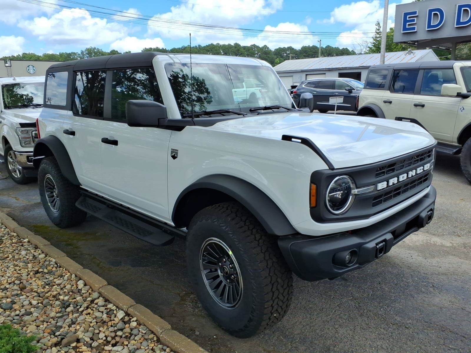 New 2026 Ford Bronco Big Bend w/ Black Diamond Package AWD/4WD image 6