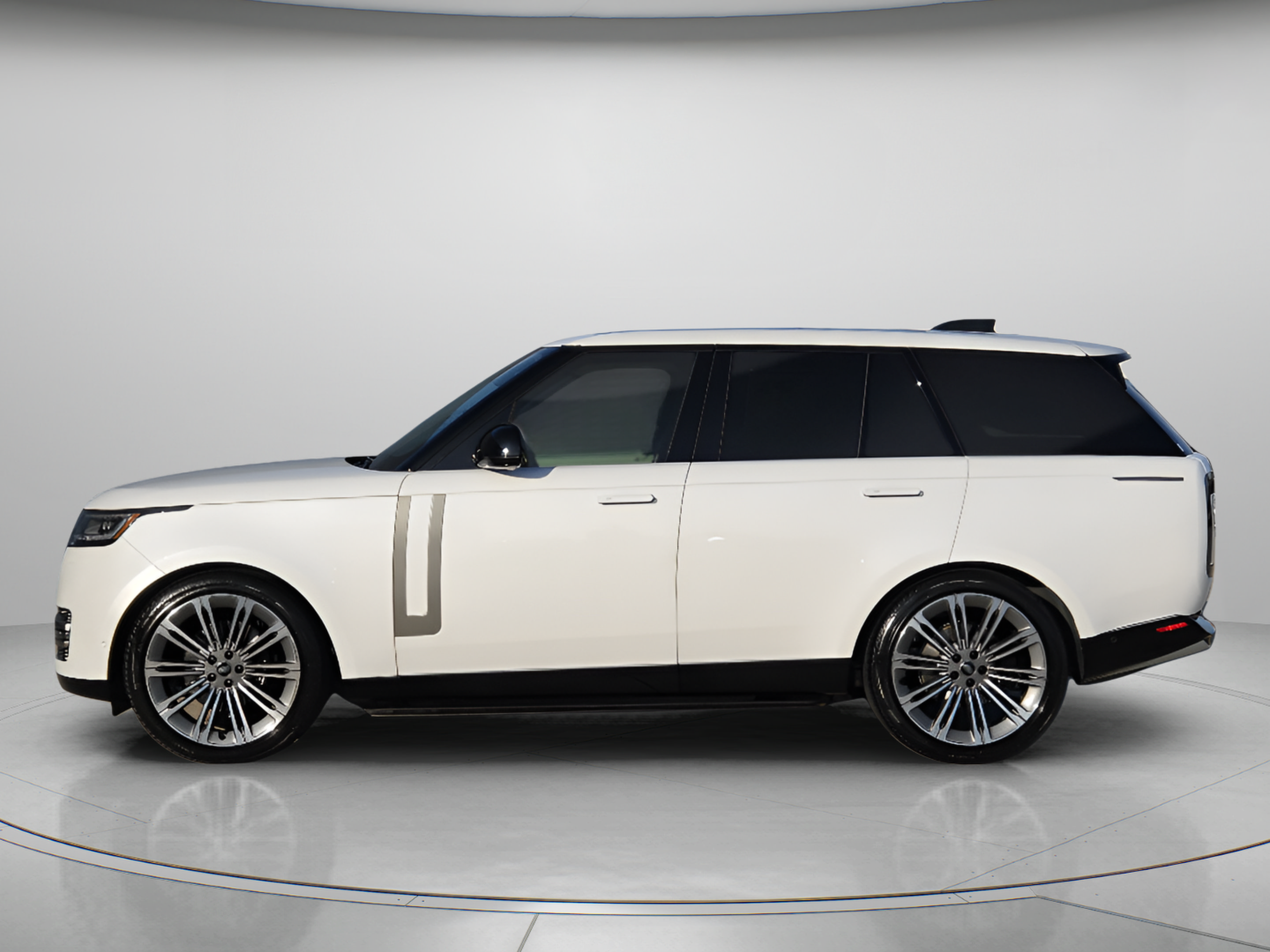 Certified 2024 Land Rover Range Rover SE AWD/4WD image 2