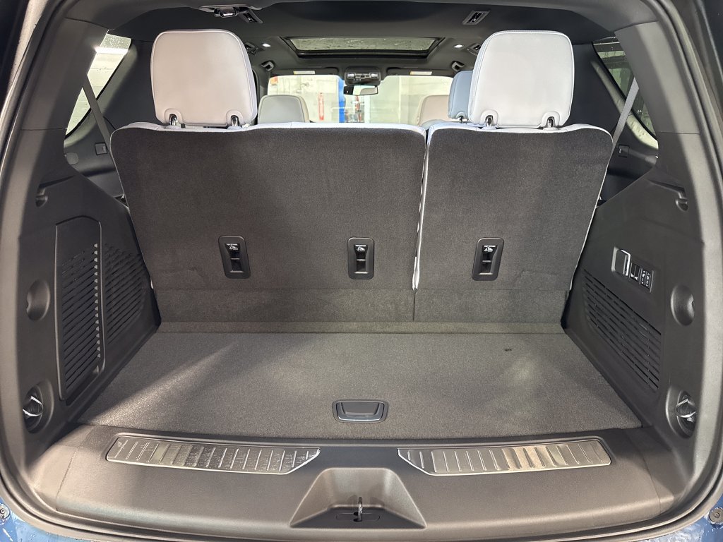 New 2027 Chevrolet Tahoe Premier w/ Sun And Tow Package AWD/4WD image 46