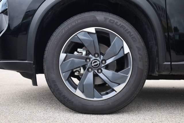 Certified 2025 Nissan Rogue SV FWD image 9