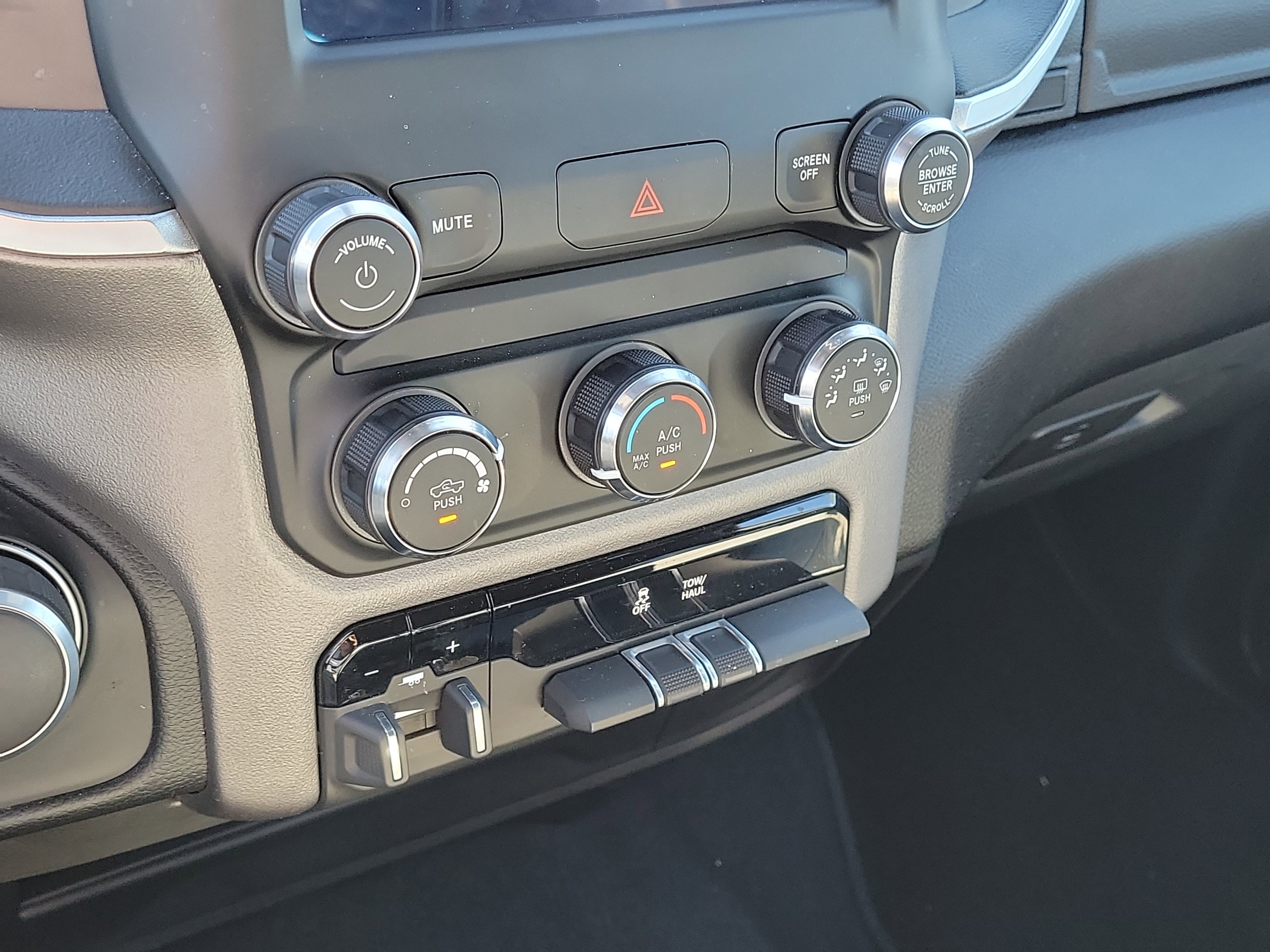 Used 2024 RAM 2500 Big Horn w/ Bed Utility Group image 26