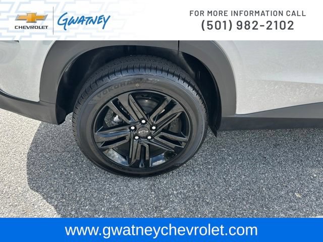 Used 2025 Chevrolet Trax ACTIV w/ Sunroof Package FWD image 11