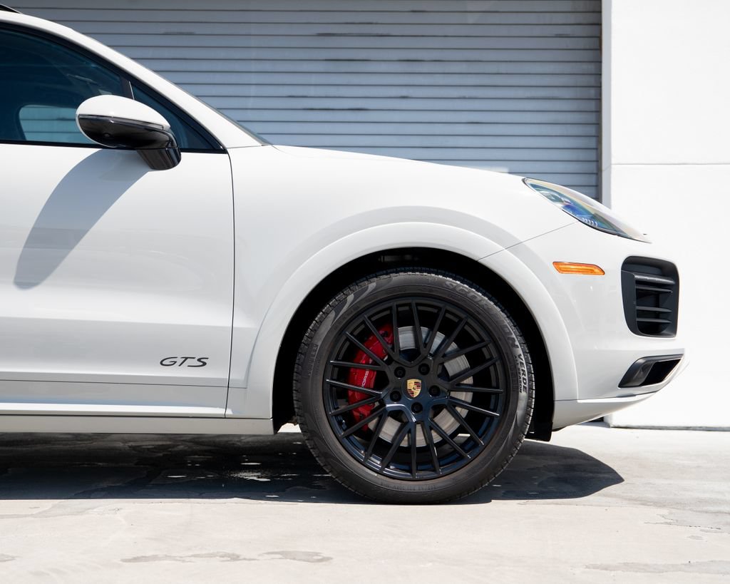 Certified 2023 Porsche Cayenne GTS AWD/4WD image 9