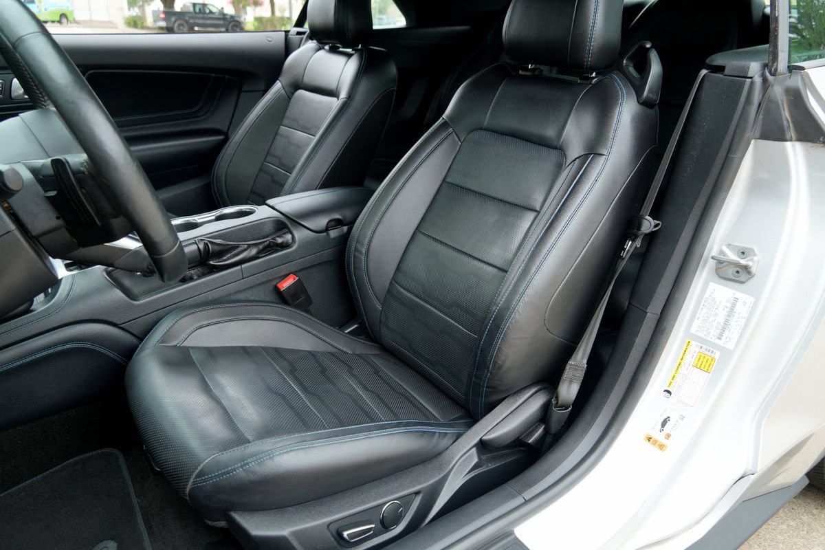 Used 2018 Ford Mustang GT Premium w/ Equipment Group 401A RWD image 6