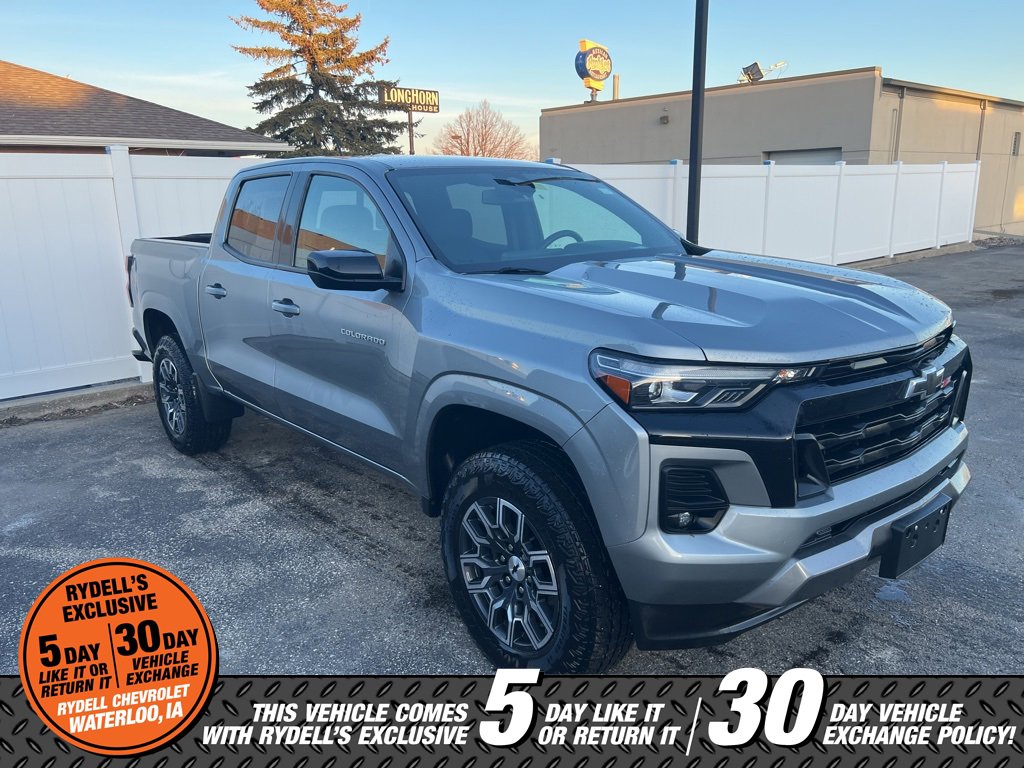 Used 2023 Chevrolet Colorado Z71 w/ Z71 Convenience Package 2 image 3