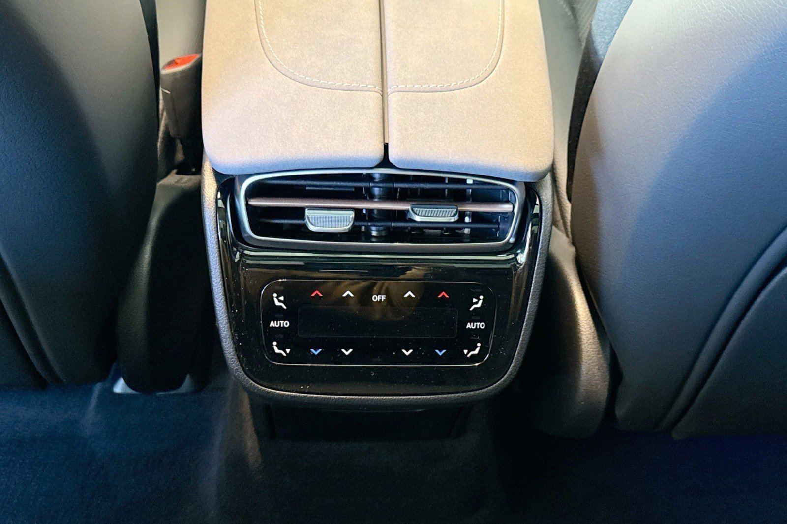 New 2026 Mercedes-Benz EQS 400 4MATIC SUV image 23