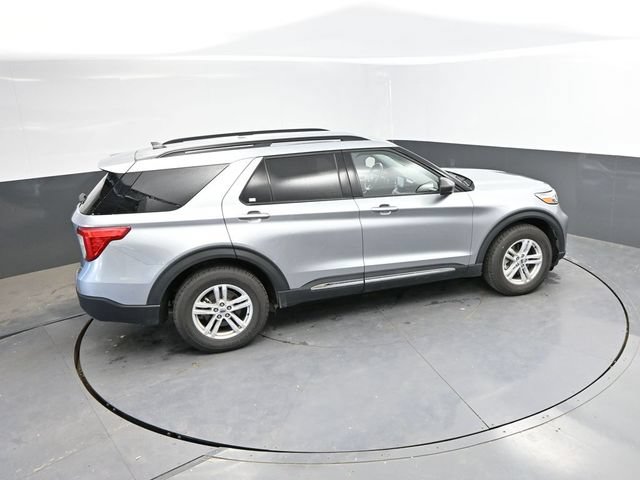 Used 2024 Ford Explorer XLT w/ Equipment Group 202A AWD/4WD image 36