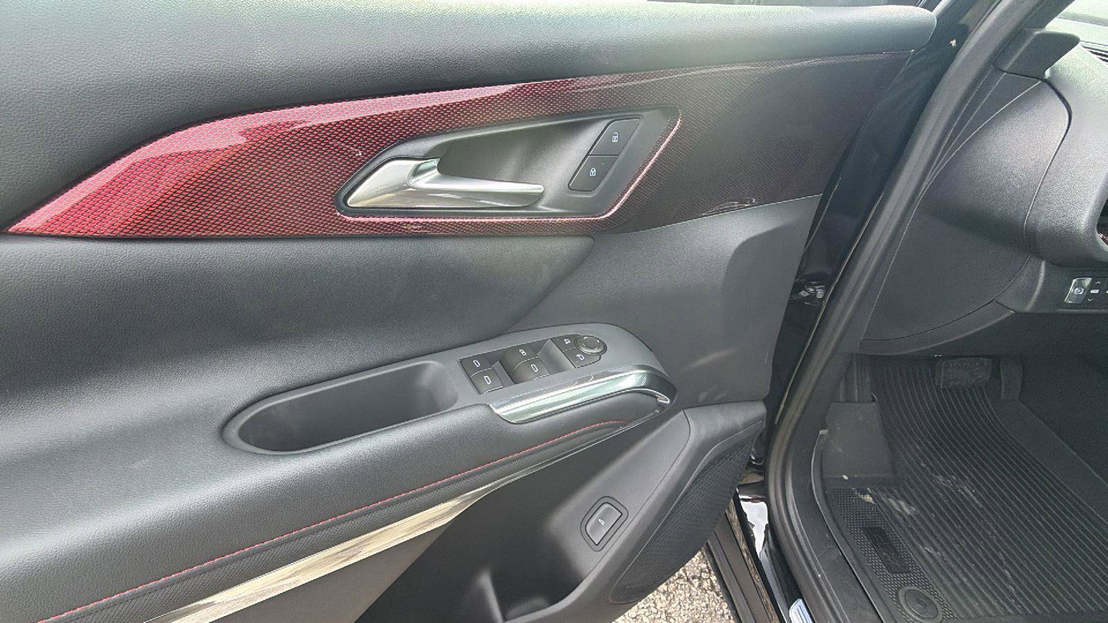 New 2026 Chevrolet Traverse Z71 w/ Driver Confidence Package image 12