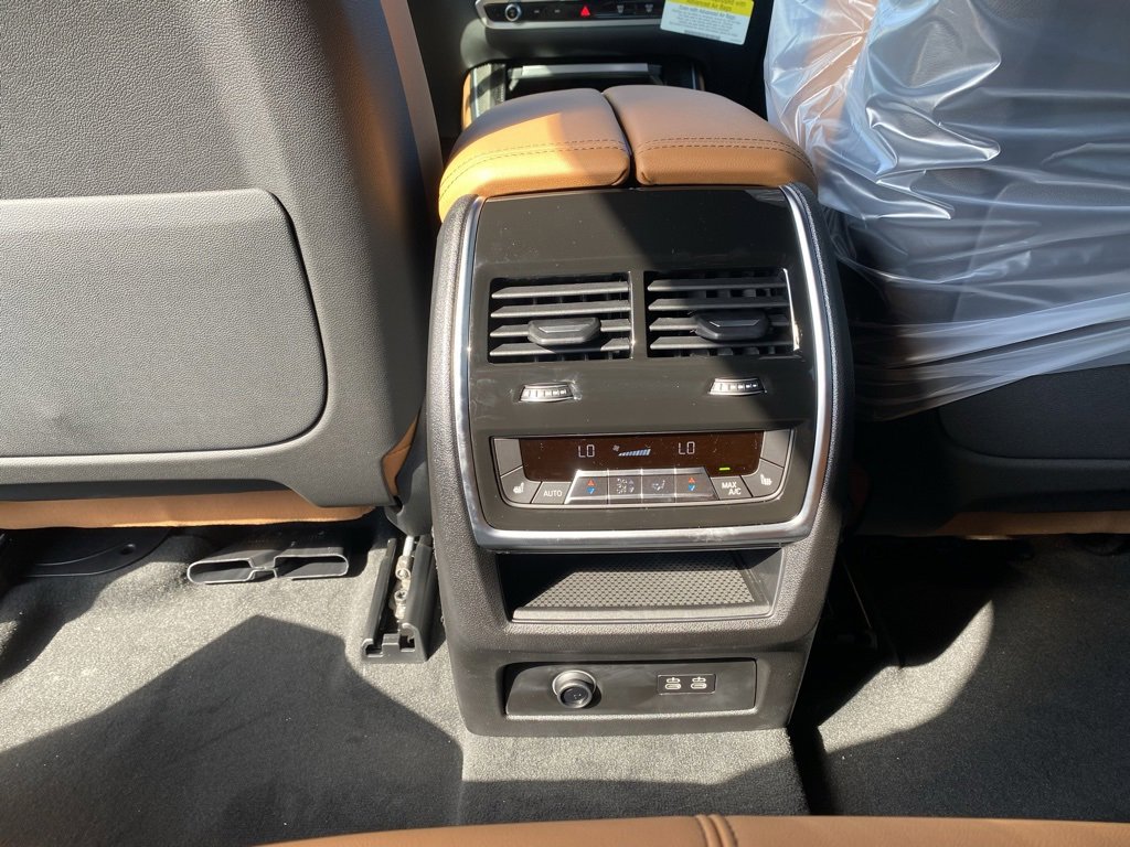 New 2026 BMW X5 M60i image 9