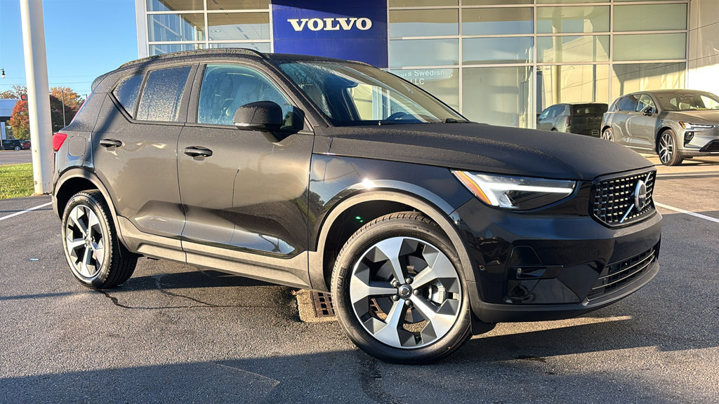 New 2026 Volvo XC40 B5 Plus w/ Protection Package Premier AWD/4WD image 2